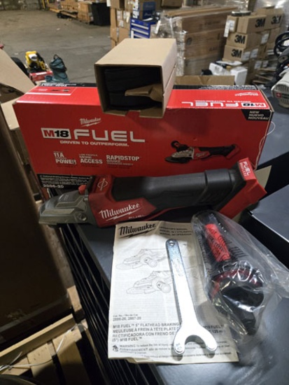 MILWAUKEE M18 FUEL BATTERY POWERED 5" FLATHEAD BRAKING GRINDER 2886-20