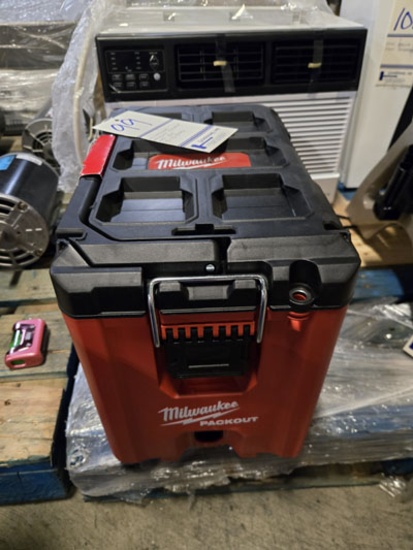 Milwaukee Pack Out Compact Tool Box 48-22-8422