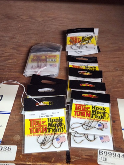 20 PACKS TRU TURN BASS WORM & CATFISH HOOKS, SIZE 3/0, 4/0, 5/0, 1/0 & 1