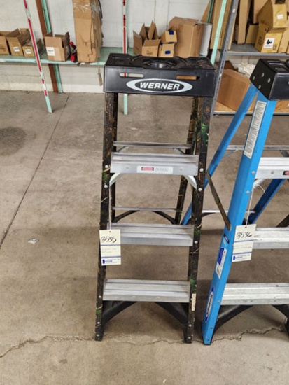 4' WERNER CAMO STEP LADDER