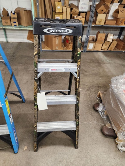 4' WERNER CAMO STEP LADDER