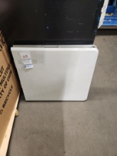 LIFETIME 5' FOLDING TABLE