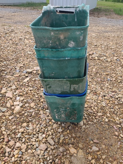 Over the fence feed buckets