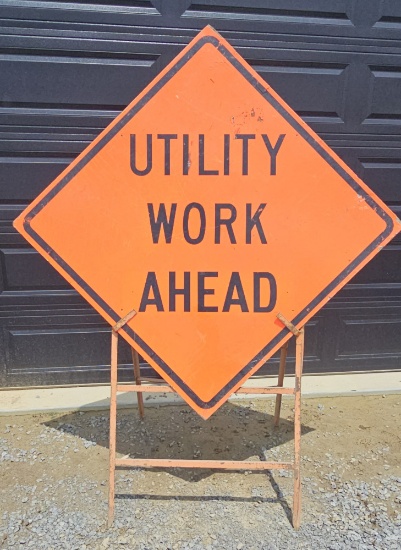 Wood Construction Signs & 2 Flags