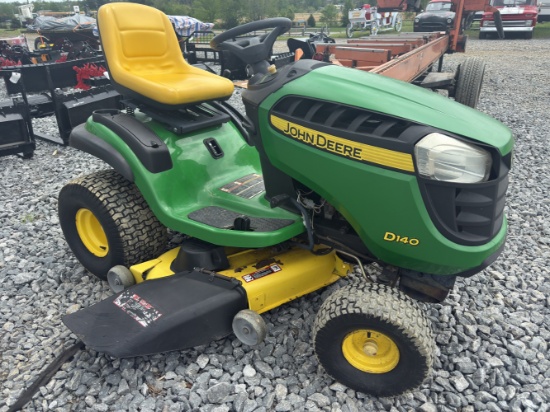 John Deere D140