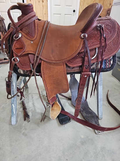 Hud Roberts Signature Series Horse Saddle with Diamond Wool Saddle Pad