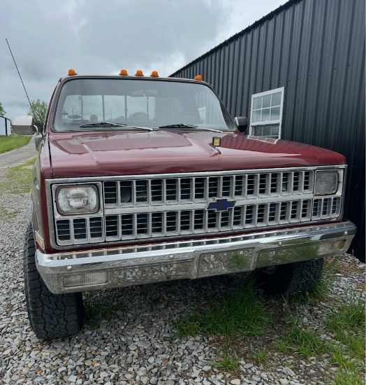 1981 ¾ Ton Chevy Square Body