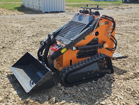 LandHero Mini Skid Steer Loader