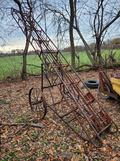 Hay Elevator on Wheel
