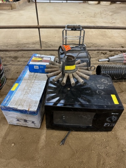 Microwave Brand New Lights Electric Heater and Roller Carrier