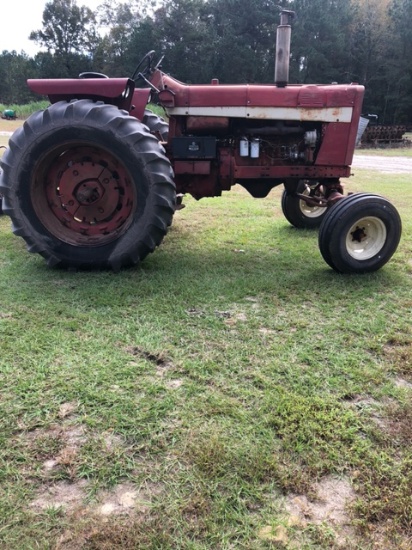 856 INTERNATIONAL TRACTOR