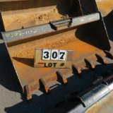 Tekuechi 5 1/2' Skid Steer Bucket w/Grader Teeth