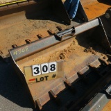 Tekuechi 5 1/2' Skid Steer Bucket w/Grader Teeth
