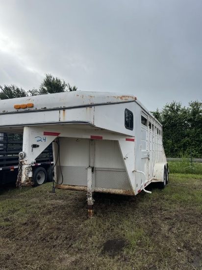 3 horse slant horse trailer
