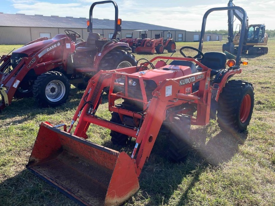 KUBOTA  B7500 W/ LOADER