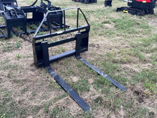 SKID STEER PALLET FORKS