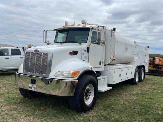 2006 PETERBILT  335 LUBE TRUCK