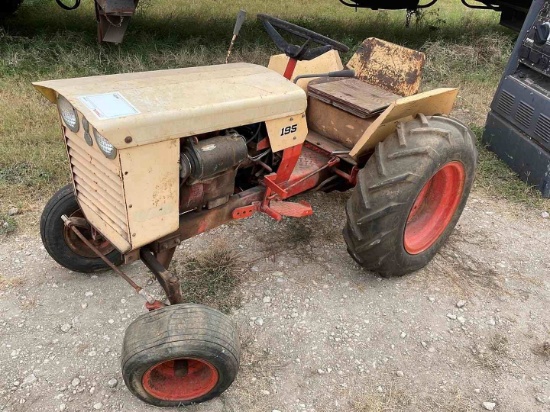 CASE 194 GARDEN TRACTOR