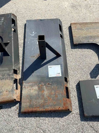 SKID STEER HITCH PLATE