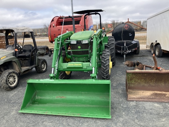 JD 5065 E w-520 m 4x4 tractor w/ loader 220 hrs