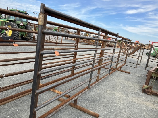 24ft free standing panel w/ 1 12ft gate