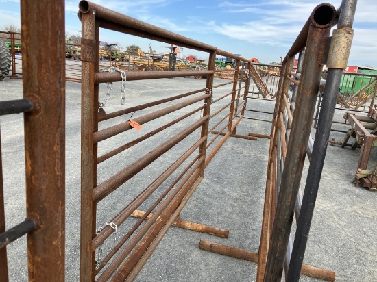 24ft free standing panel w/1 8ft gate