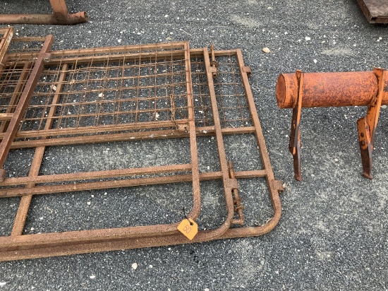 3-16ft hog panel gates