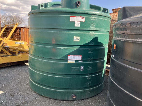 2000 gal poly tank slit on top