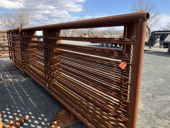 24ft free standing panels w/ 1 12ft gate