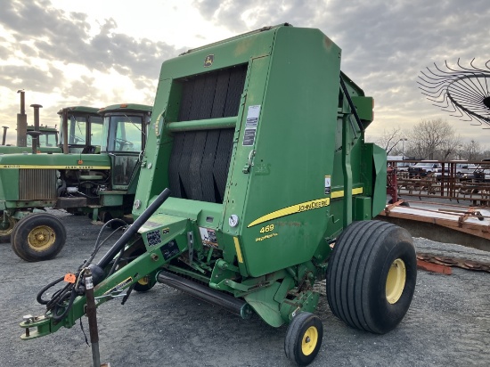 JD 469 round baler w/ monitor