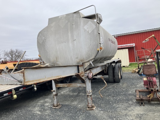 semi water trailer ( no title )