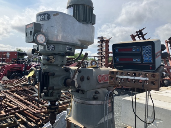 COMET MILLING MACHINE