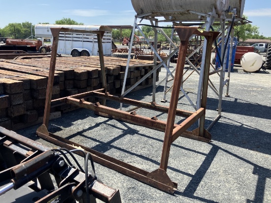 FUEL TANK STAND