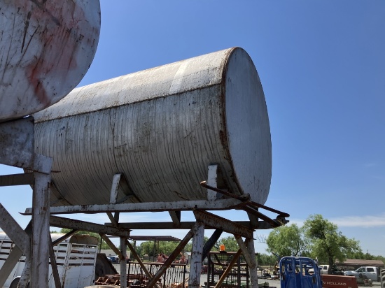 FUEL TANK ON STAND