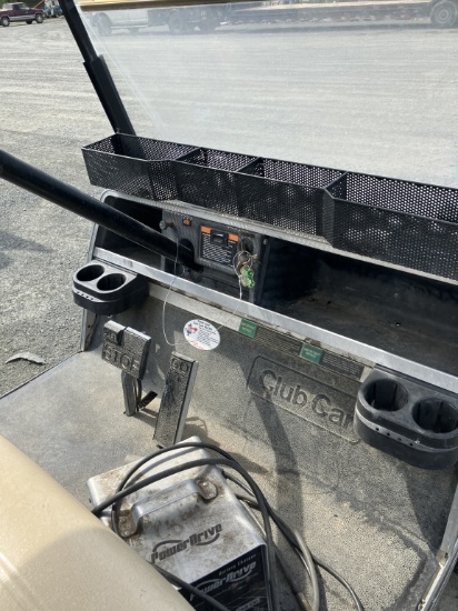 CLUB CAR GOLF CART RUNS & DRIVES W/CHARGER