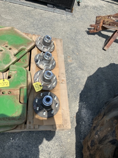 4 TRAILER HUBS