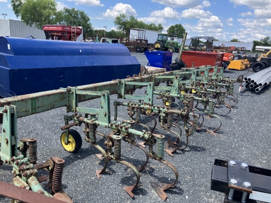 JD 8 ROW RM CULTIVATOR 38 ROWS
