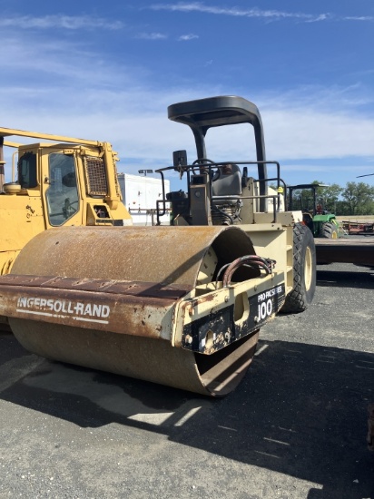 INGERSOL RAND PRO PAC SERIES 100 VIBRATORY ROLLER RUNS AND DRIVES
