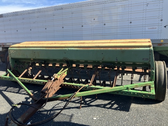 JD 8300 GRAIN DRILL