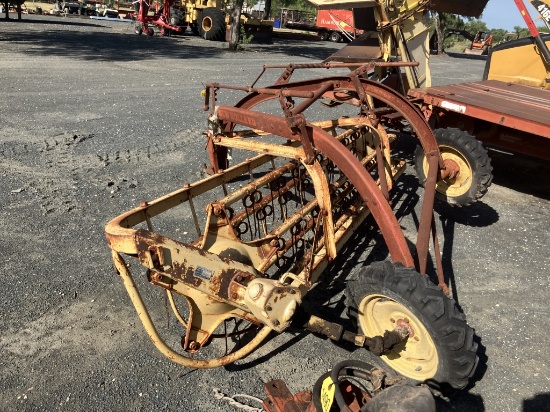 NEW HOLLAND 56 HAY RAKE