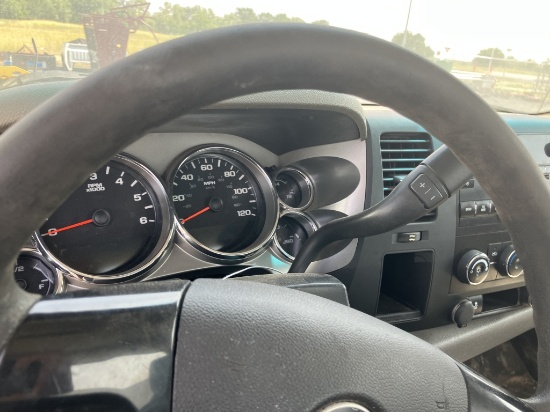 CHEVY 2500 HD TRUCK with TITLE RUNS-500,884 MILES VIN # 100289