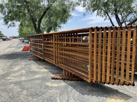 24FT FREE STANDING PANELS W 1-8FT GATE