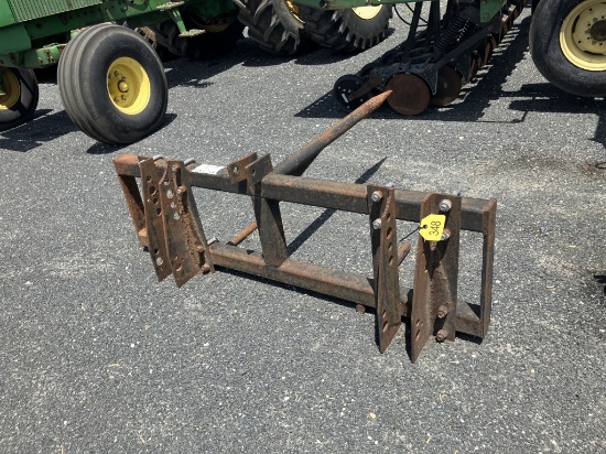 ADJUSTABLE BALE SPEAR