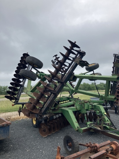 JD 650 30FT DISC 20'' FRONT BLADE 23'' REAR BLADES