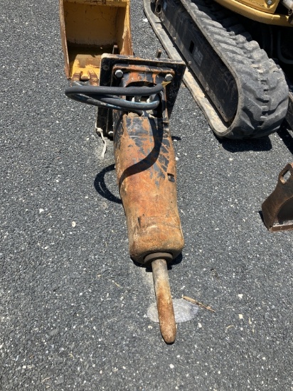 JD MINI EXCAVATOR HAMMER