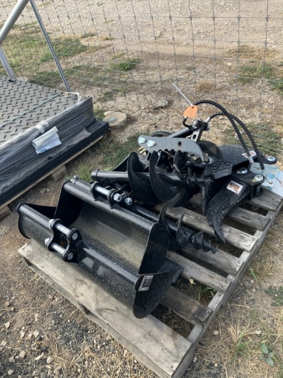 MINI ESCAVATOR ATTACHMENTS