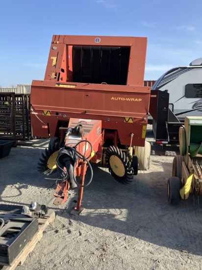 New Holland 658 Round Bailer No Monitor