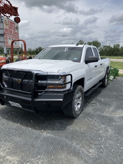 "2019 Chevy 1500 Pku 4x4 101,000 +- Miles
