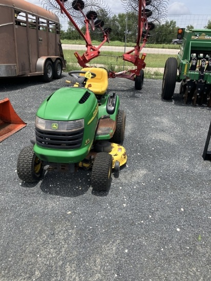 JD LAWNMOWER 97 HRS RUNS & GOES