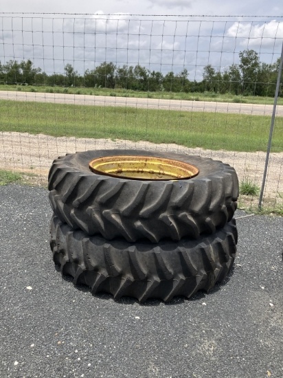 18.4-38 TRACTOR TIRES RIMS